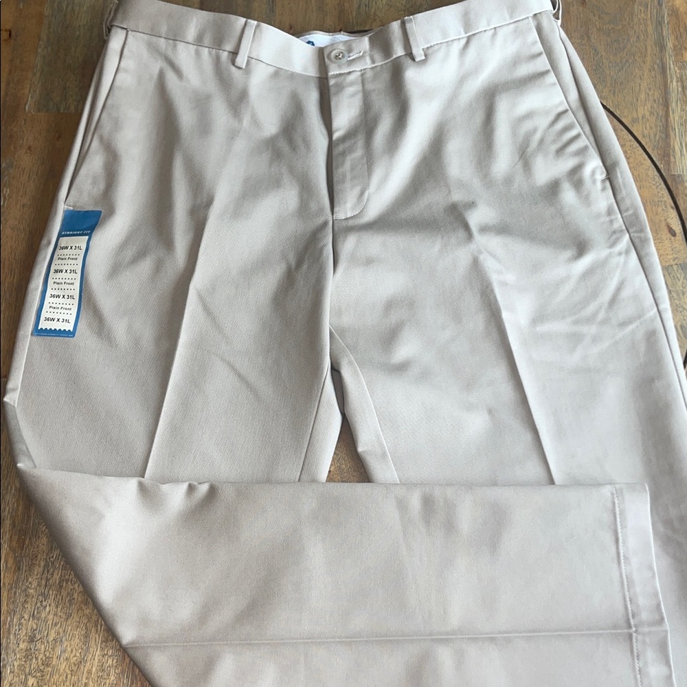 Haggar Men's Khaki Straight Fit Pants